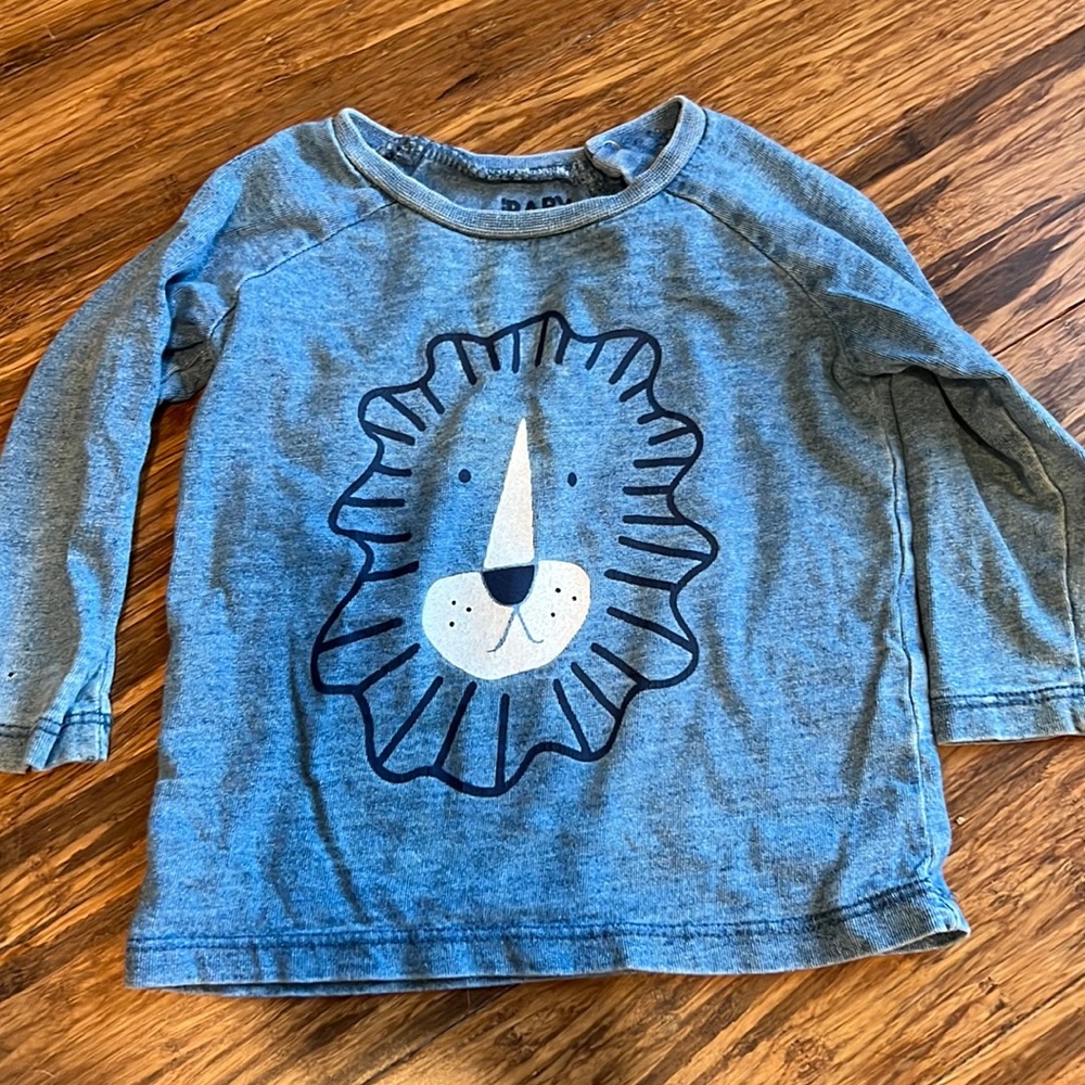 Lion baby top